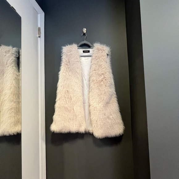 Faux Fur Vest in Cream - Picture 1 of 6